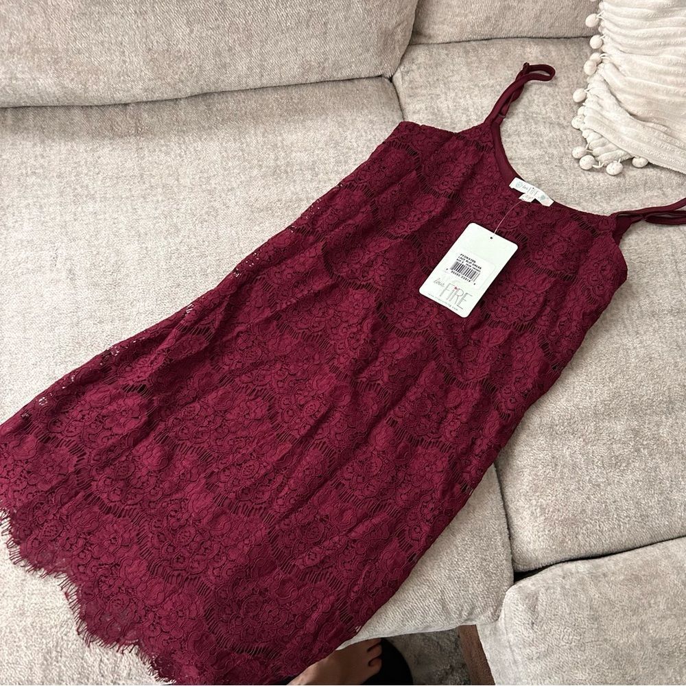 Womans NWT lace Mini Stress Strap